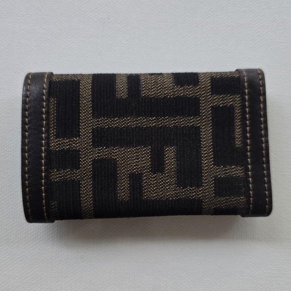 🔑 FENDI Zucca 6 Key Holder - Picture 2 of 14
